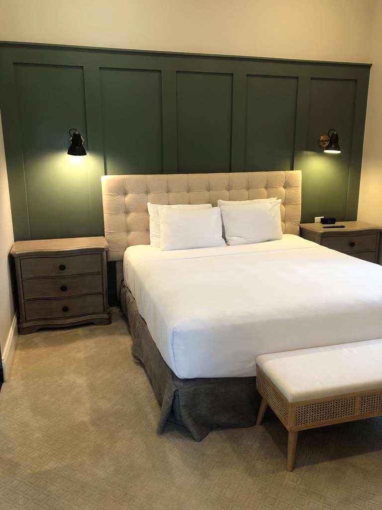 Hyatt Place Newark-Main Street Room photo