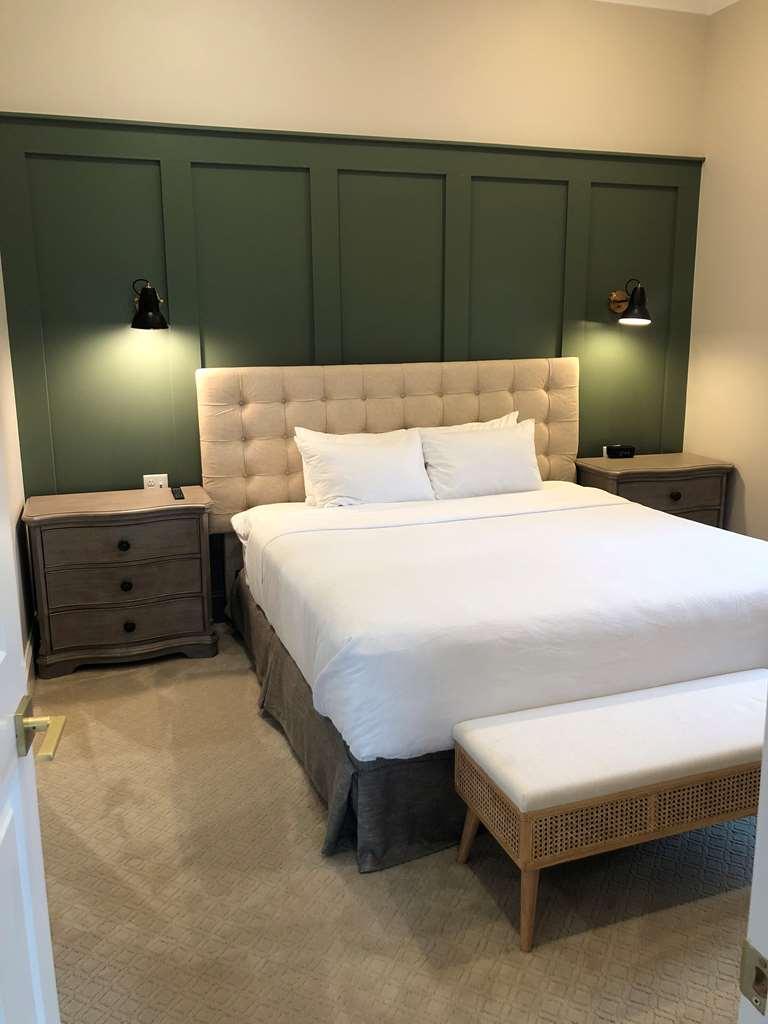 Hyatt Place Newark-Main Street Room photo